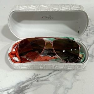 Oakley sunglasses. Well kept. Always in case.
